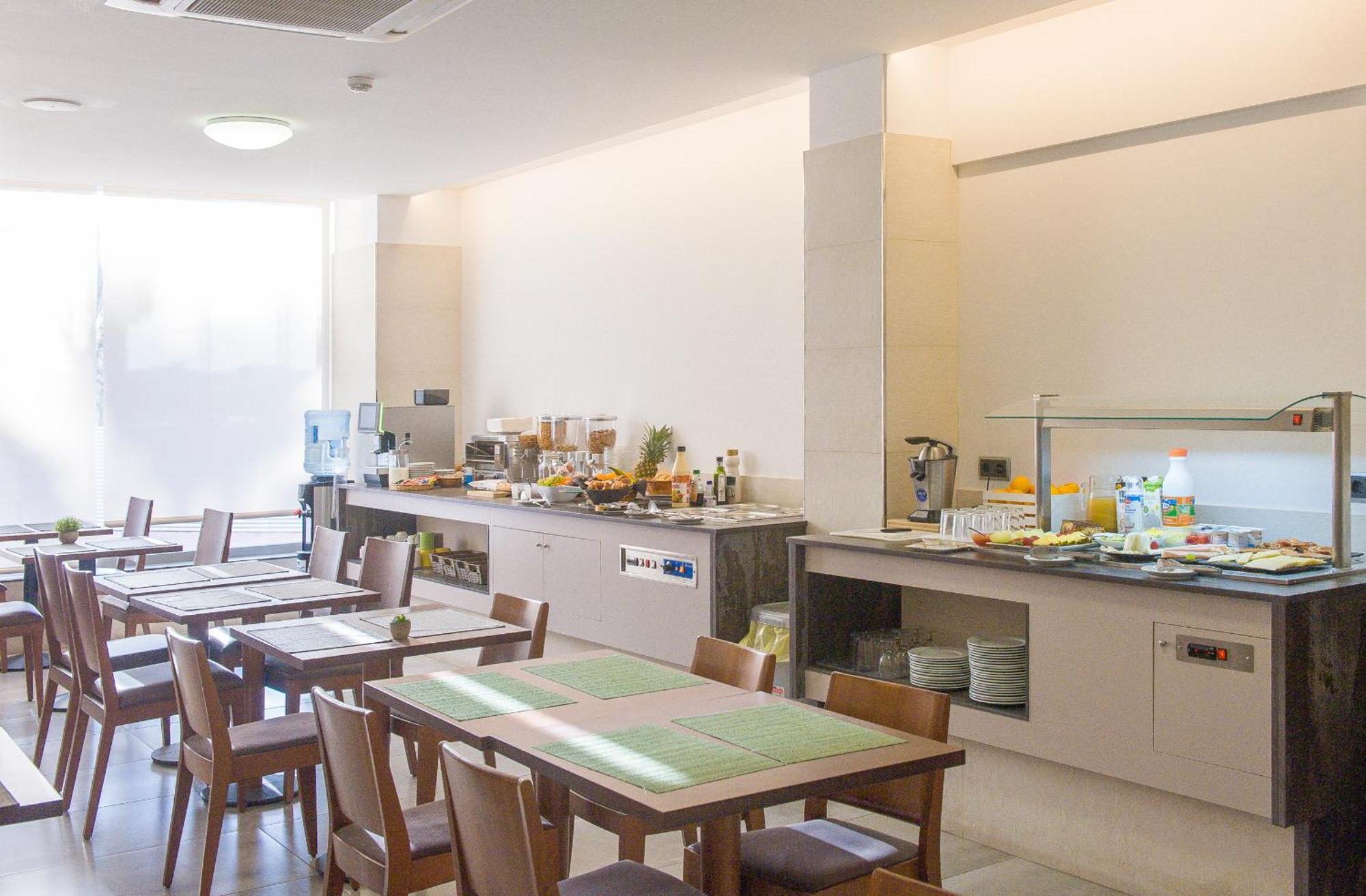 Hotel Marfil ซานอันโตนิโอ ภายนอก รูปภาพ