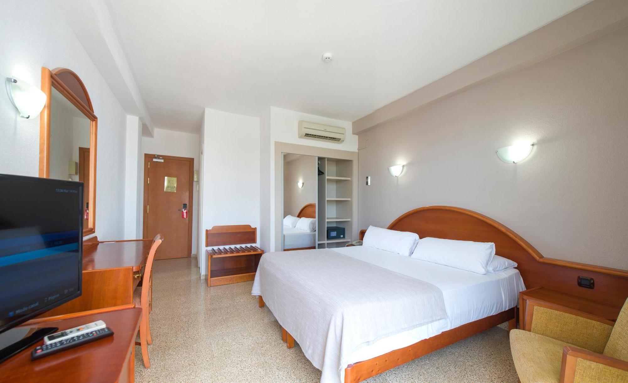 Hotel Marfil ซานอันโตนิโอ ภายนอก รูปภาพ